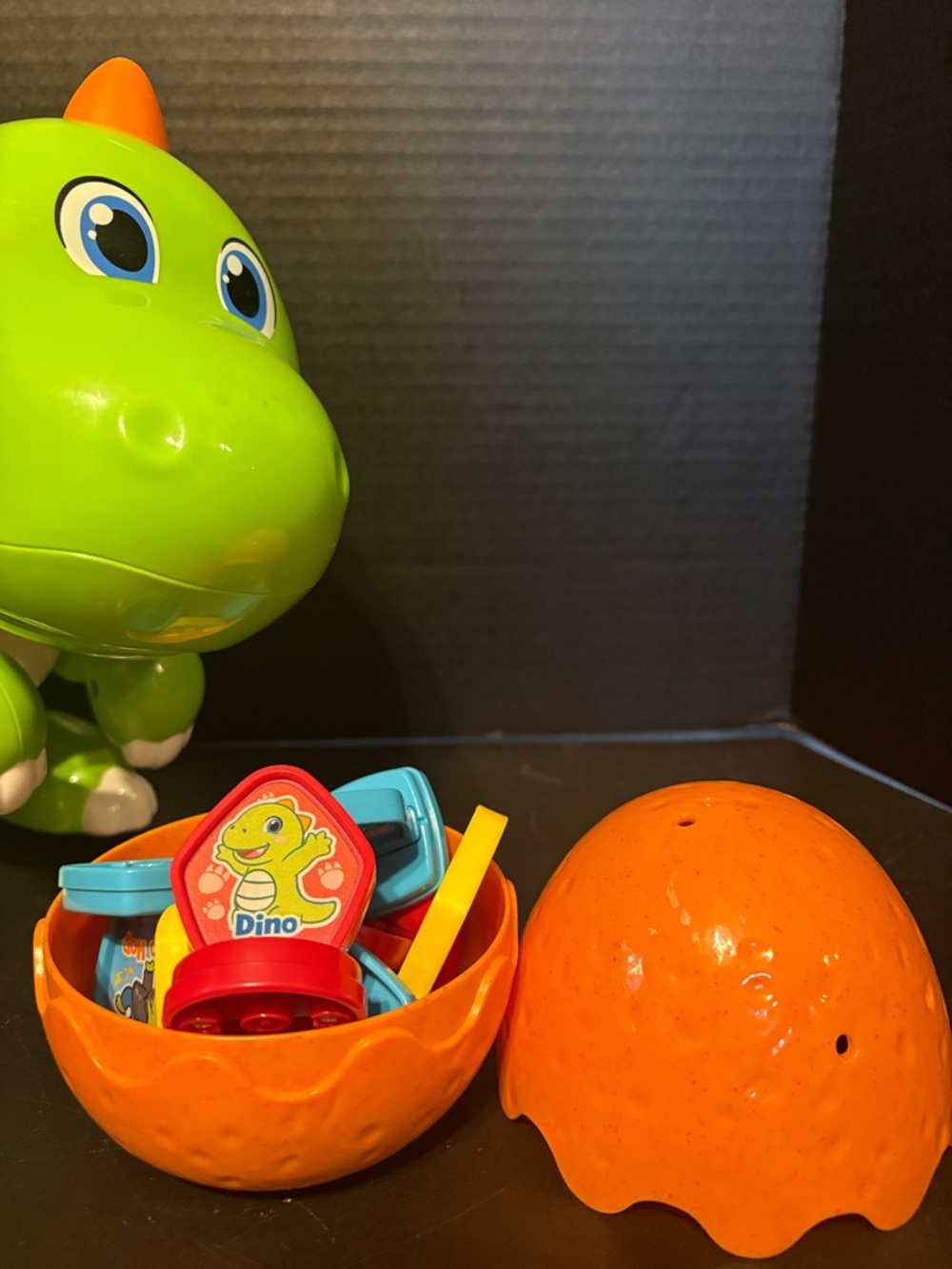 VTech Green Dino Learning Toy with Interactive Emotion Tokens - Picture 9 of 10